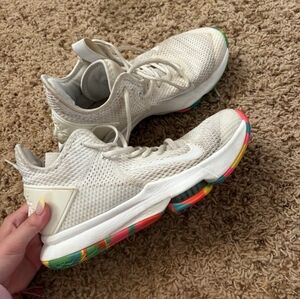 🏷️Nike LeBron Witness IV White/Neon Multi Basketball Shoes Size MENS 7/8.5 WMNS